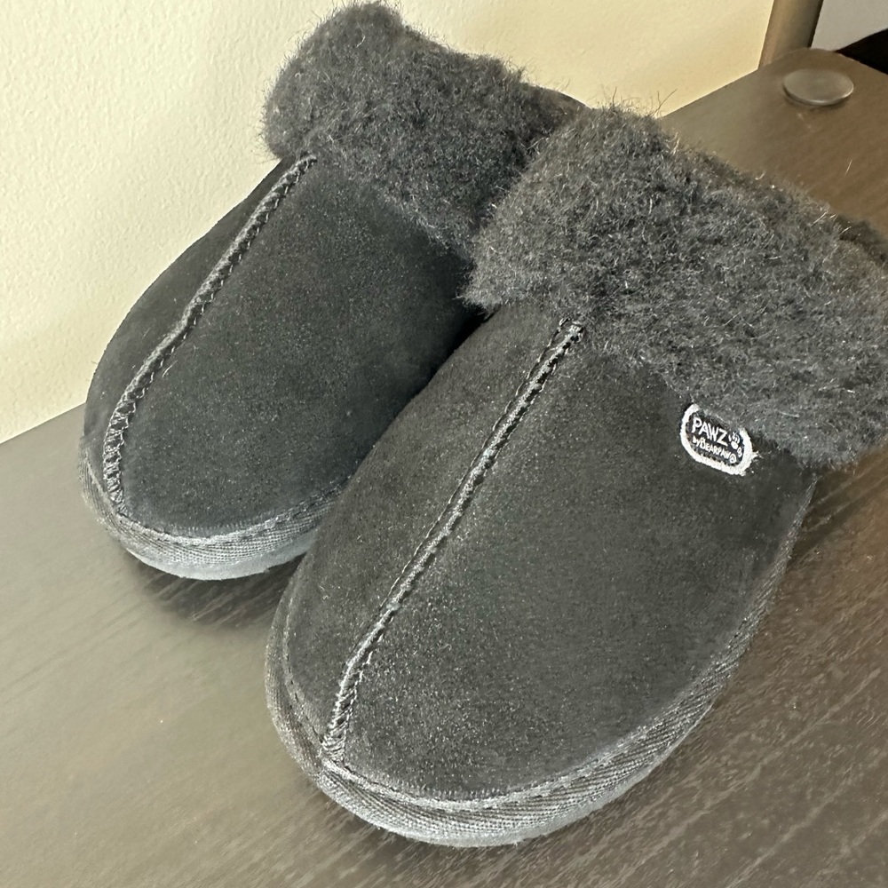 Women's BearPaw slippers size - Picture 3 of 5